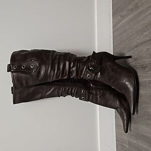 VGC Brown Women's Boots with Buckle Detail